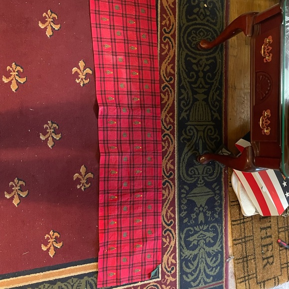 Christmas Table runner 🎄🎄. - Picture 2 of 5